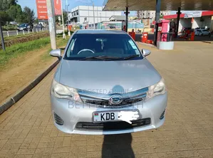 Toyota Corolla Fielder 1.5 Hybrid FWD 2014 Silver
