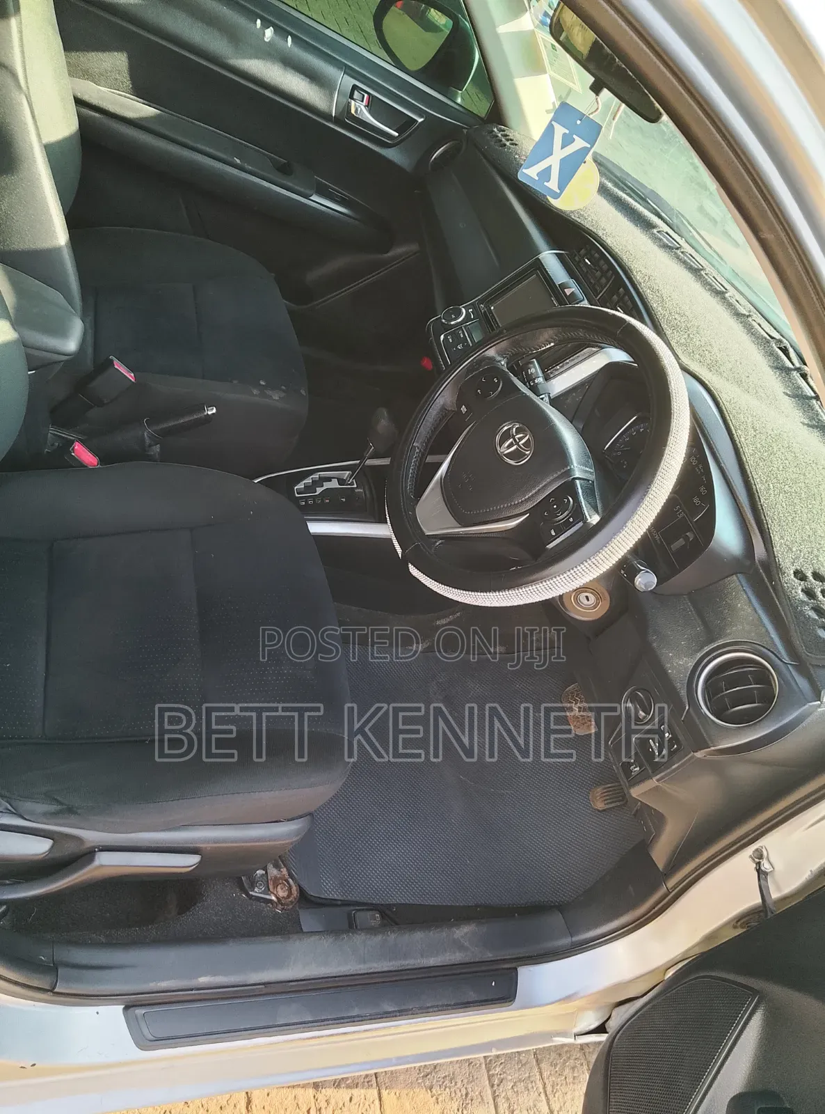 Toyota Corolla Fielder 1.5 Hybrid FWD 2014 Silver