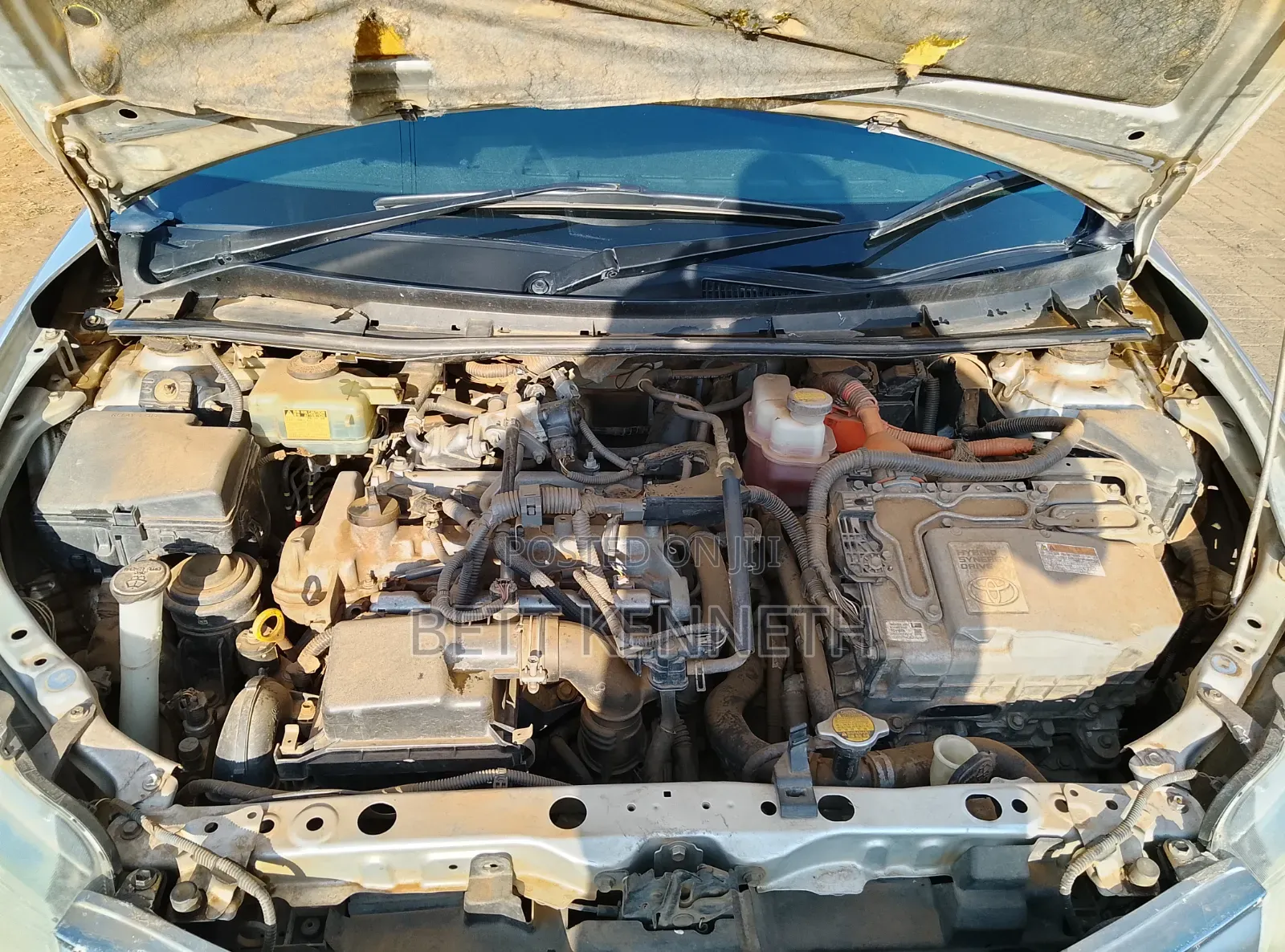 Toyota Corolla Fielder 1.5 Hybrid FWD 2014 Silver