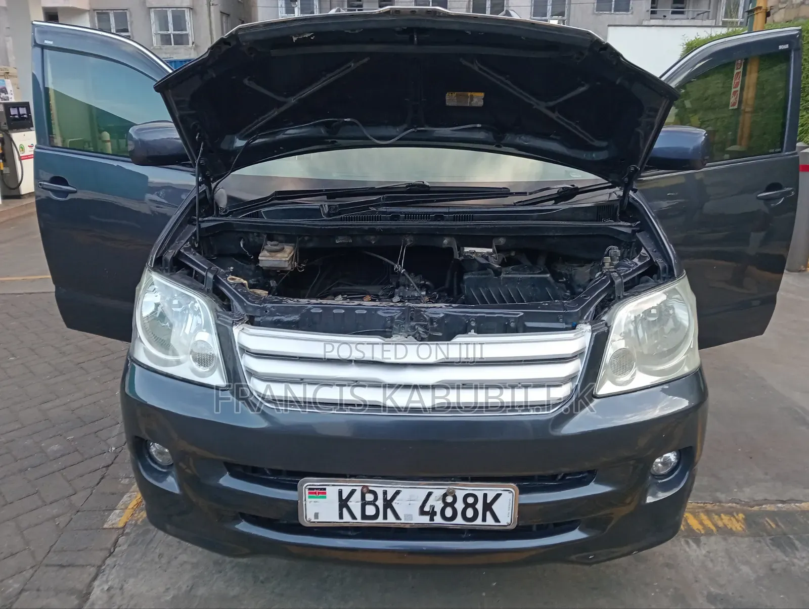 Toyota Noah 2.0 AWD (8 Seater) 2003 Gray