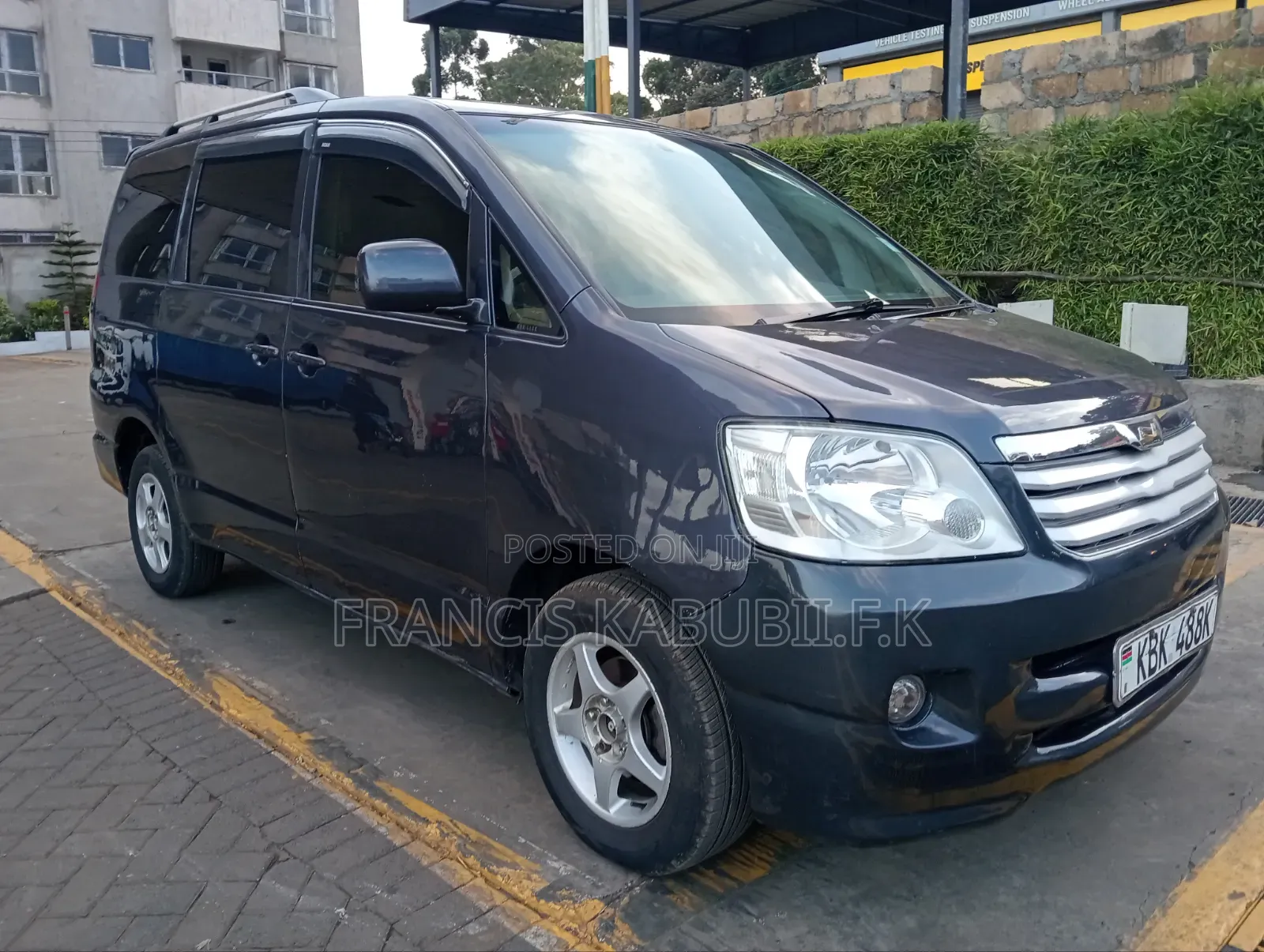 Toyota Noah 2.0 AWD (8 Seater) 2003 Gray