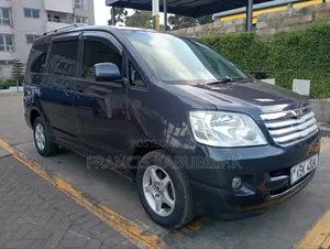 Toyota Noah 2.0 AWD (8 Seater) 2003 Gray