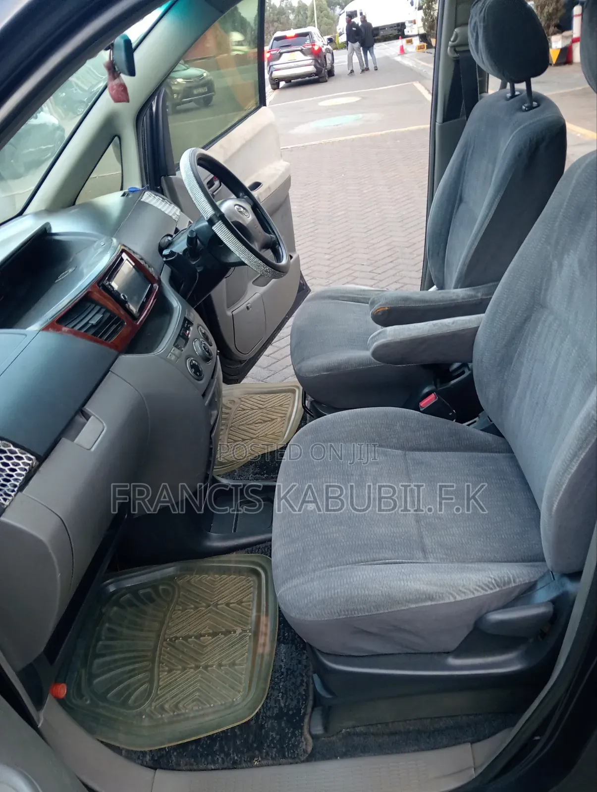 Toyota Noah 2.0 AWD (8 Seater) 2003 Gray