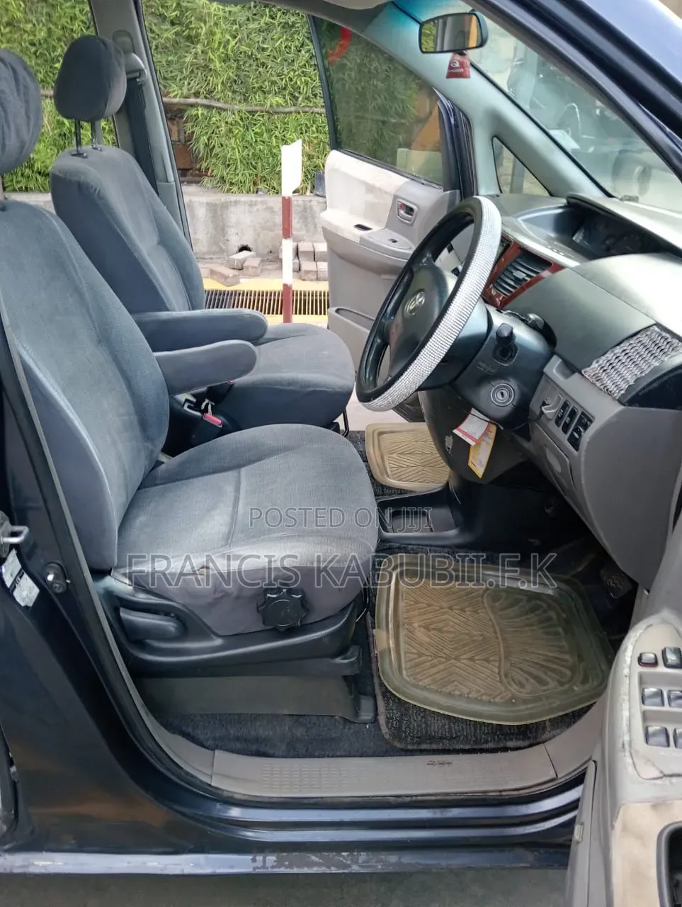 Toyota Noah 2.0 AWD (8 Seater) 2003 Gray