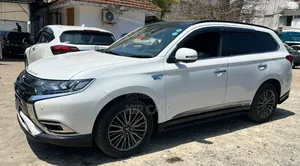 Mitsubishi Outlander 2.4 PHEV AWD 2019 White