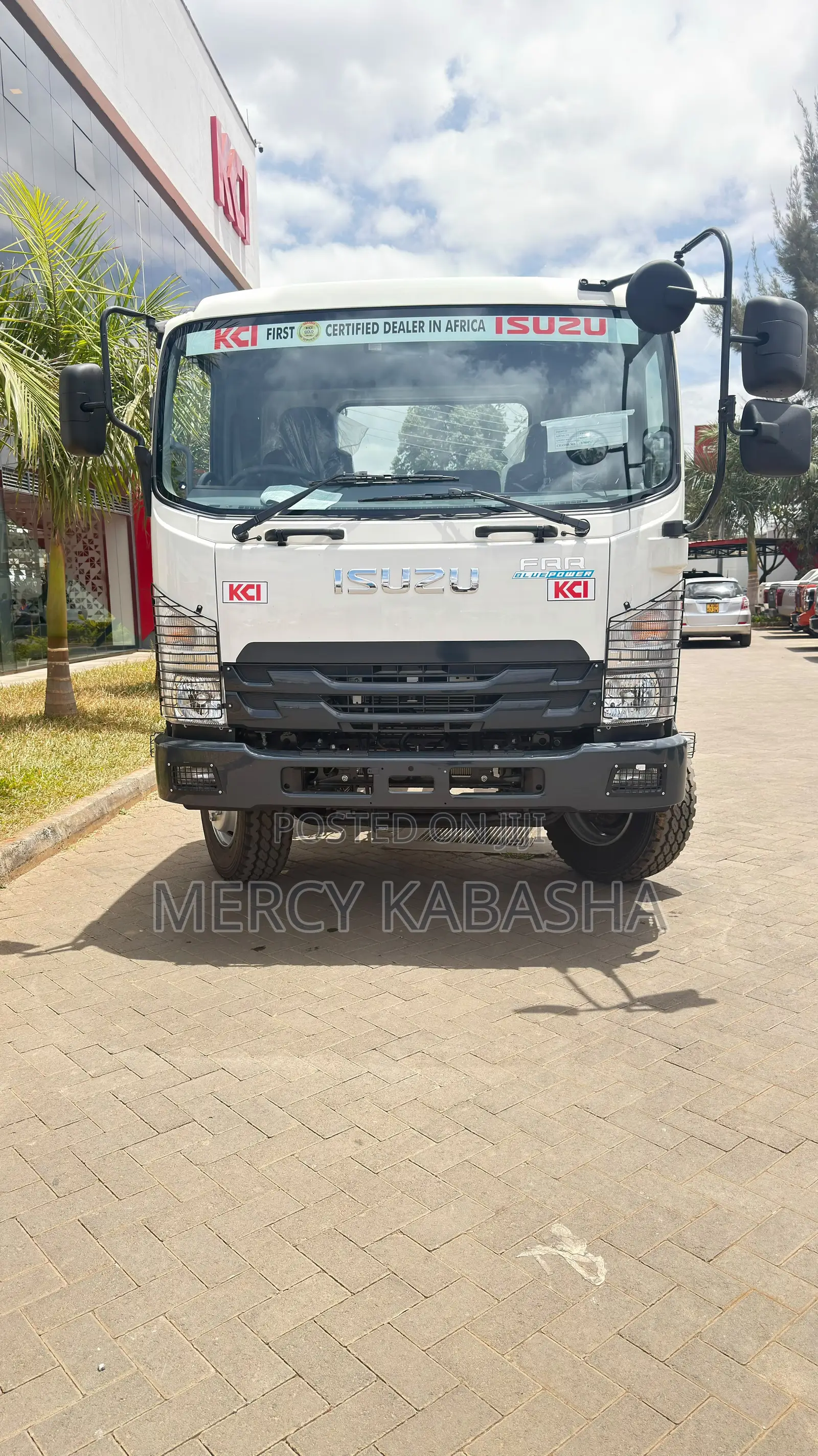 Isuzu FRR 2026 White