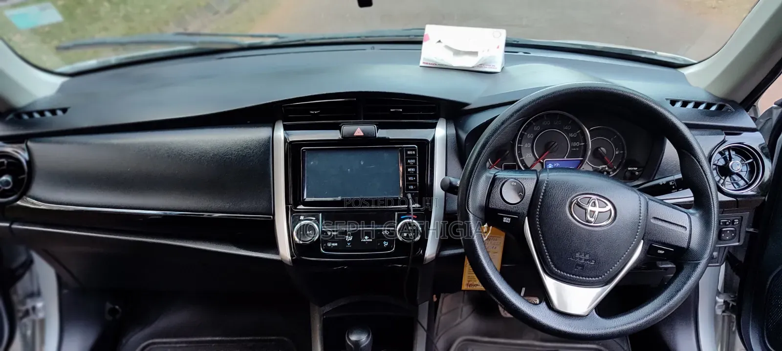 Toyota Corolla Fielder 2018 Silver
