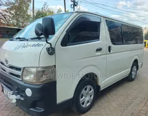 Toyota HiAce 2014 White