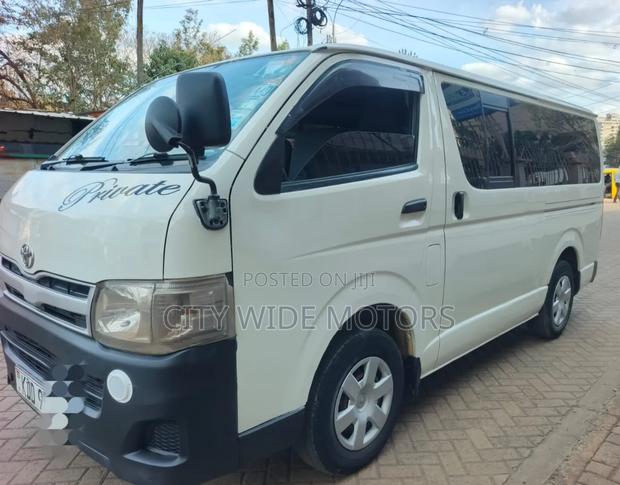 Toyota HiAce 2014 White