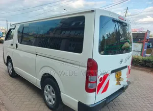 Toyota HiAce 2014 White