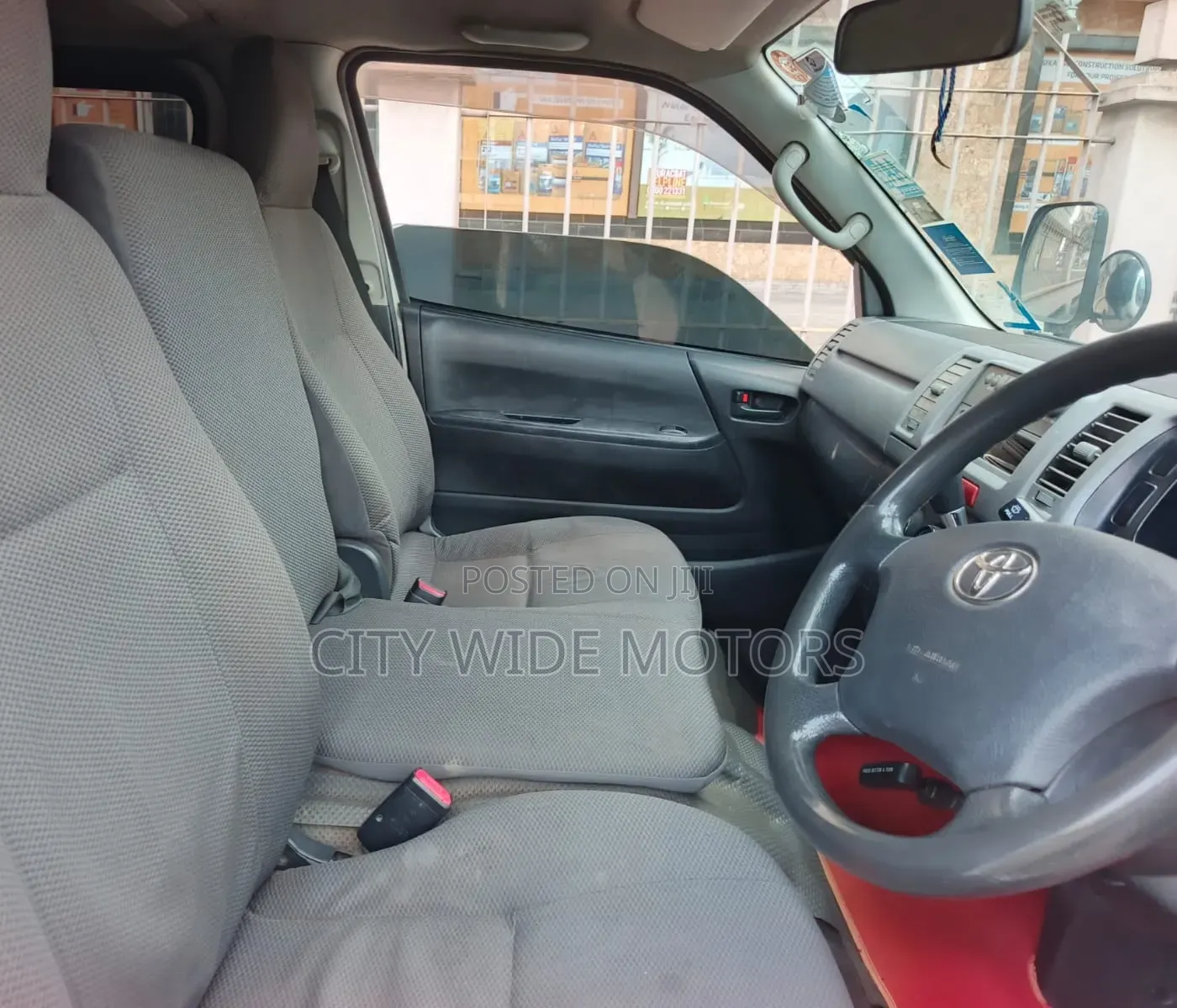 Toyota HiAce 2014 White