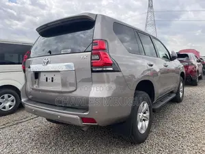 Toyota Land Cruiser Prado 2.8 2021 Gold