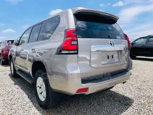 Toyota Land Cruiser Prado 2.8 2021 Gold