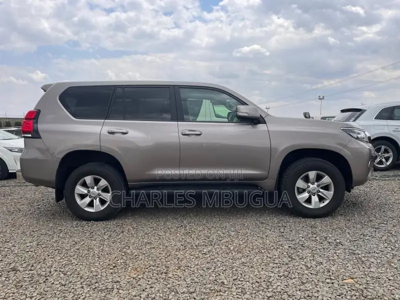 Toyota Land Cruiser Prado 2.8 2021 Gold