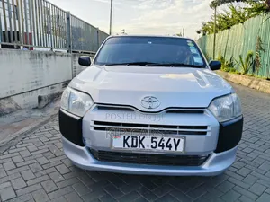 Toyota Succeed 2015 Silver