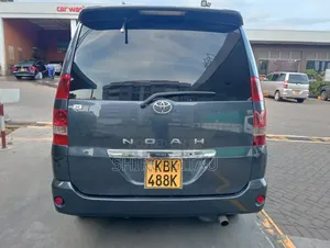 Toyota Noah 2.0 FWD (8 Seater) 2003 Black