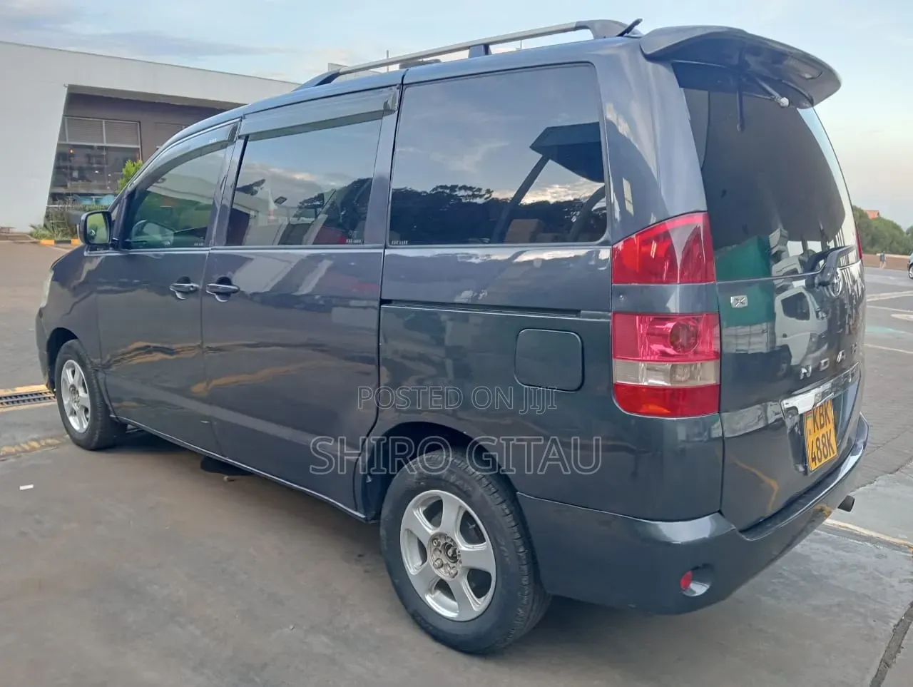 Toyota Noah 2.0 FWD (8 Seater) 2003 Black