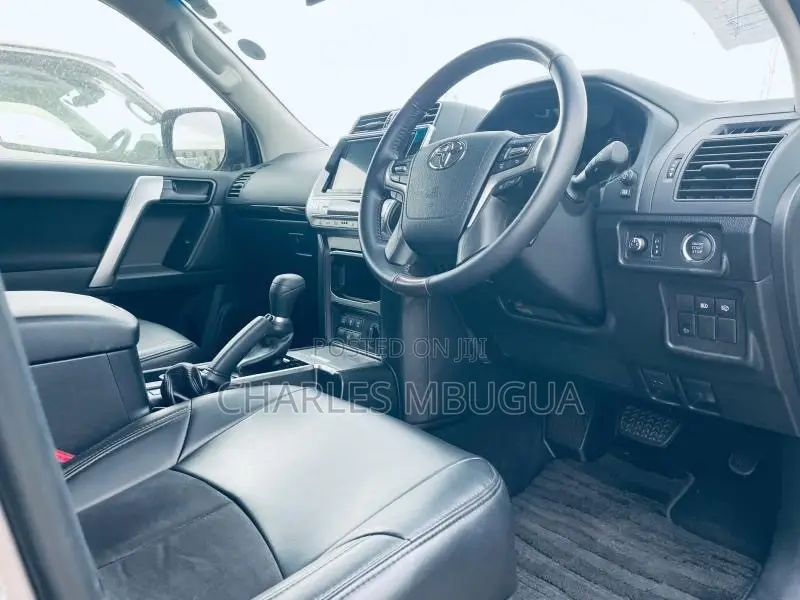 Toyota Land Cruiser Prado 2.8 2021 Gold