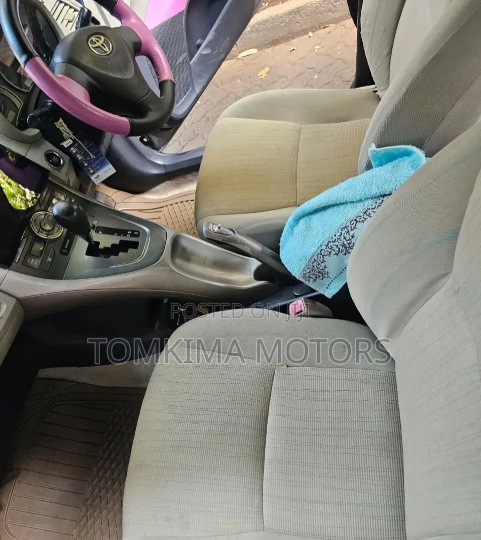 Toyota Auris 2008 Gray