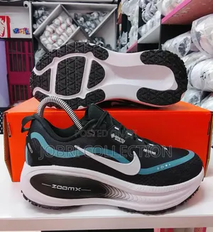 Nike Zoom X Vomero 18 GORE -TEX Trainer 
Sneakers