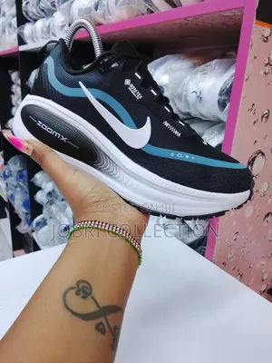 Nike Zoom X Vomero 18 GORE -TEX Trainer 
Sneakers