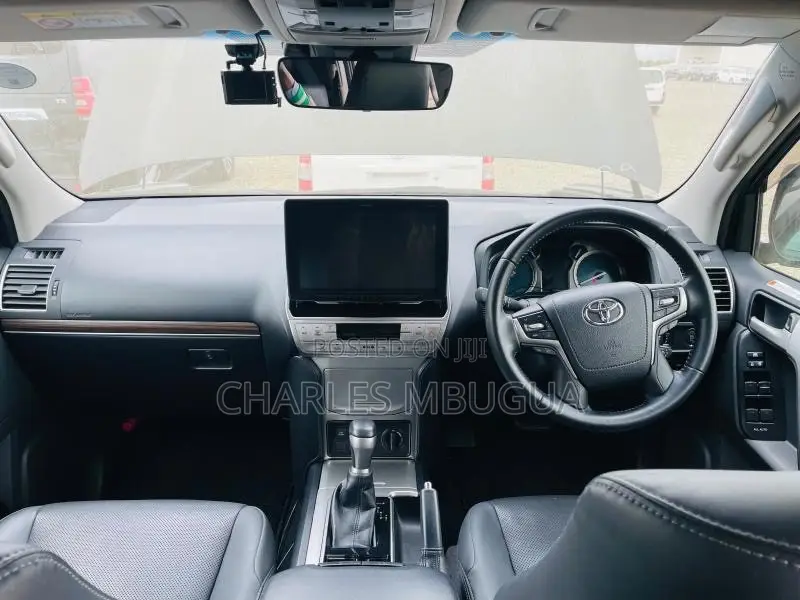 Toyota Land Cruiser Prado 2.8 2021 Black