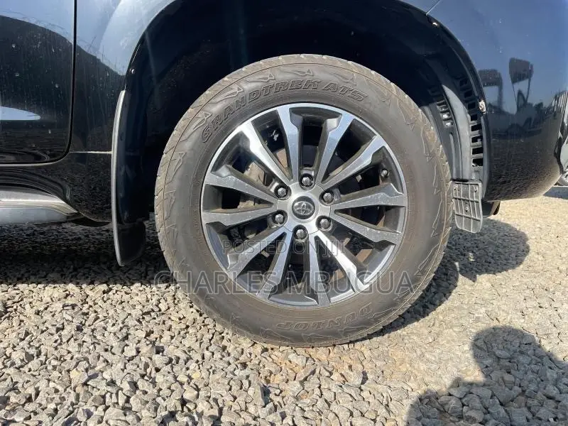 Toyota Land Cruiser Prado 2.8 2021 Black