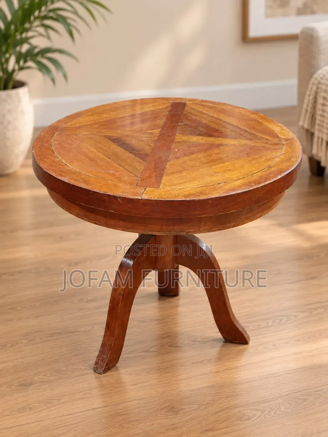 Round Mahogany Pedestal Side Table — Inlaid Wood Design
