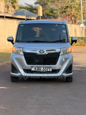 Toyota Roomy 2017 Silver