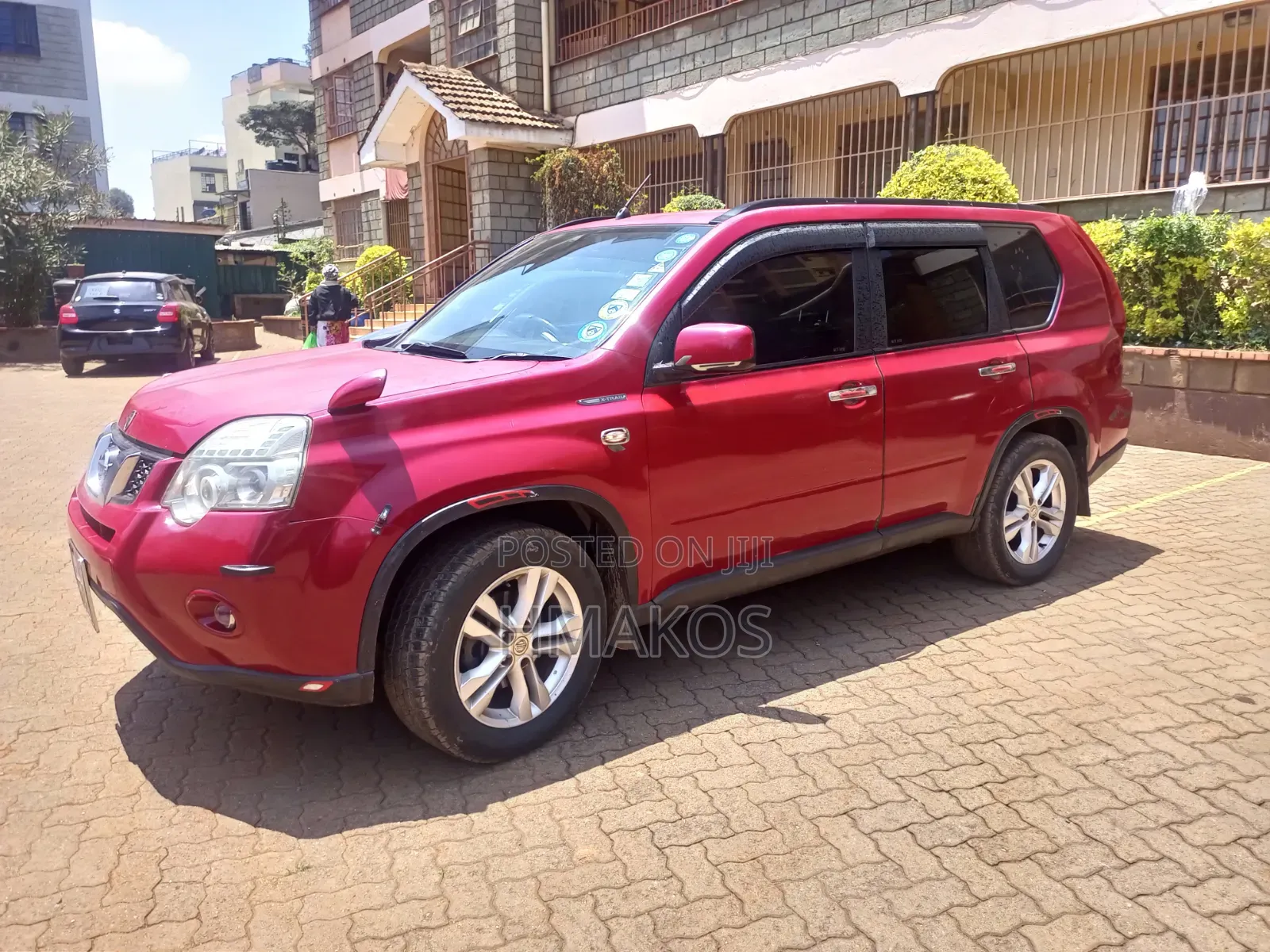 Nissan X-Trail 2.0 Petrol XE 2011 Red