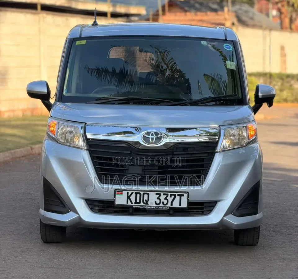 Toyota Roomy 2017 Silver