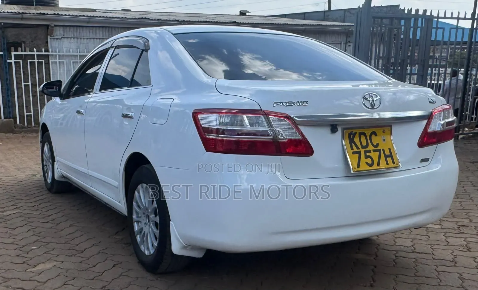 Toyota Premio 1.8 FWD 2014 White