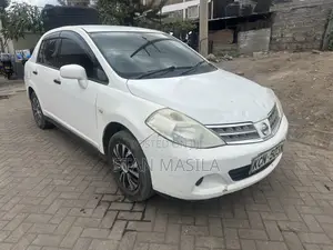 Nissan Tiida 2010 White