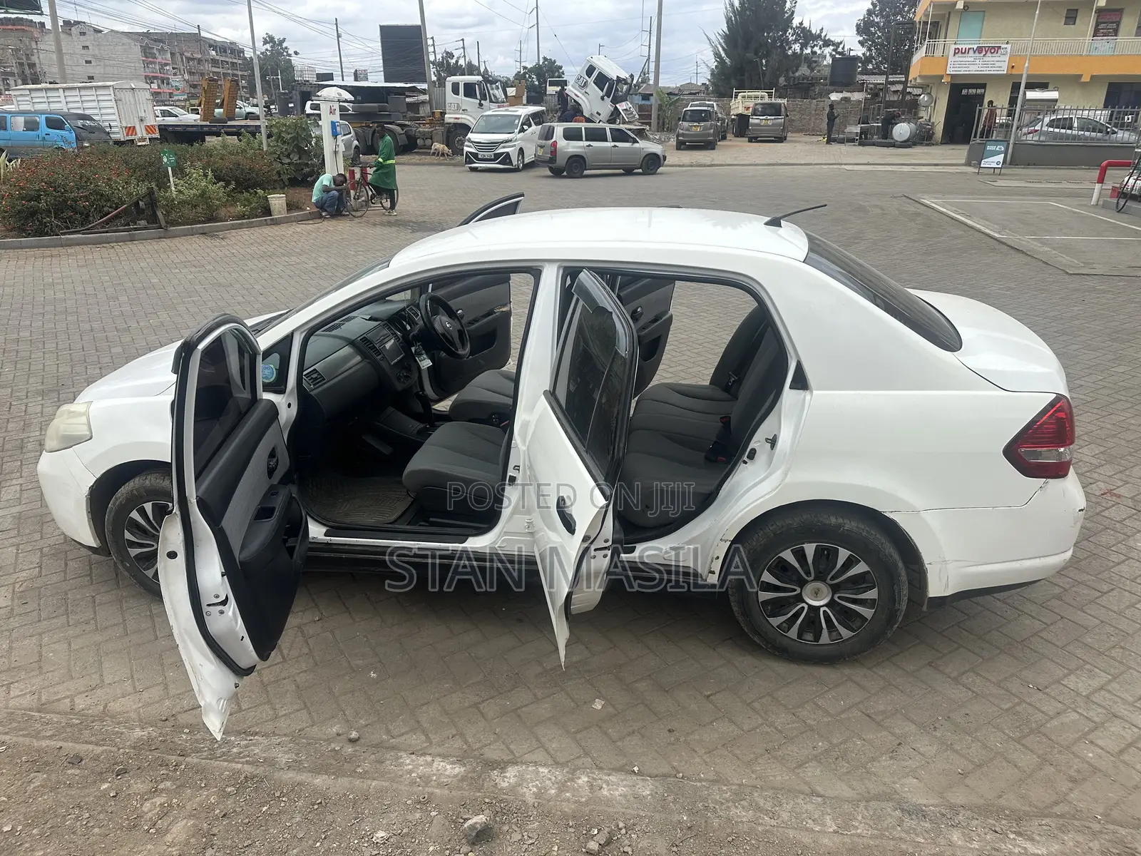 Nissan Tiida 2010 White