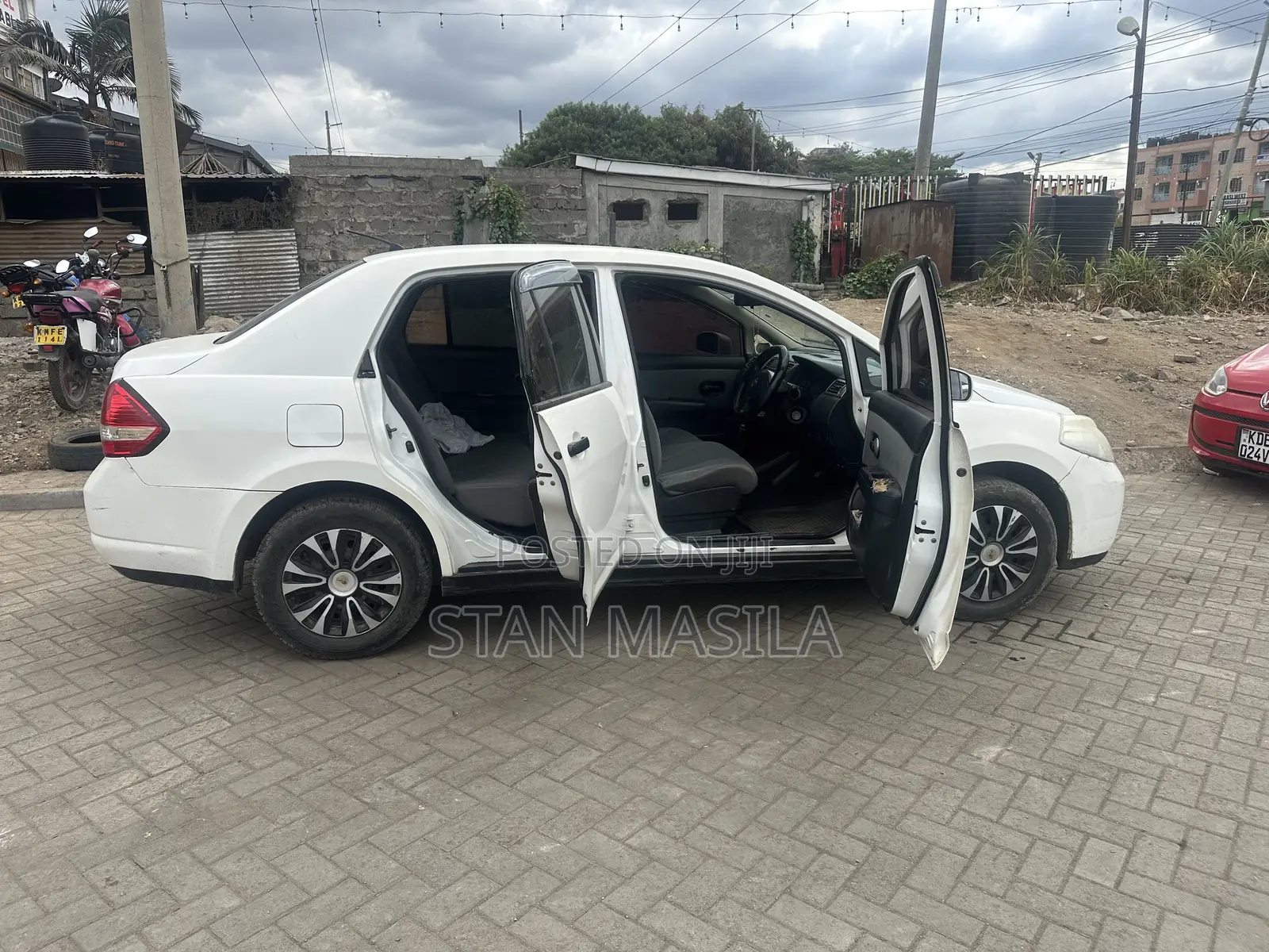Nissan Tiida 2010 White