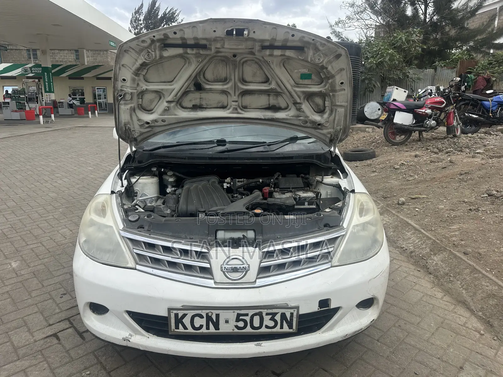Nissan Tiida 2010 White