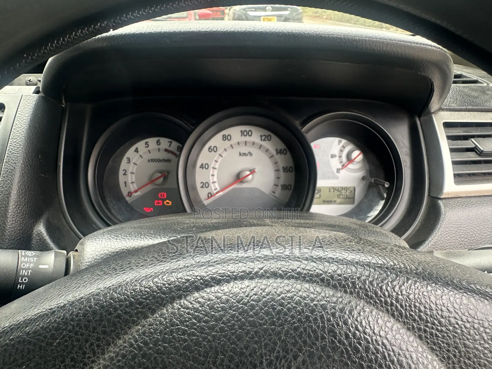 Nissan Tiida 2010 White
