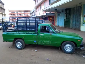 Toyota Hilux 1992 Green