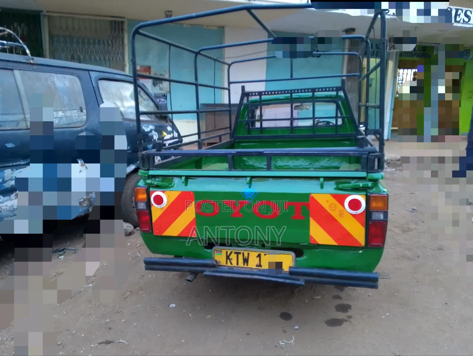 Toyota Hilux 1992 Green
