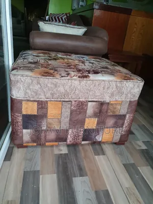 Ottoman / Pouf Footrest