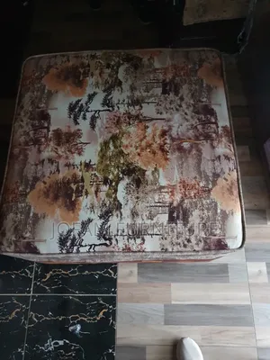 Ottoman / Pouf Footrest