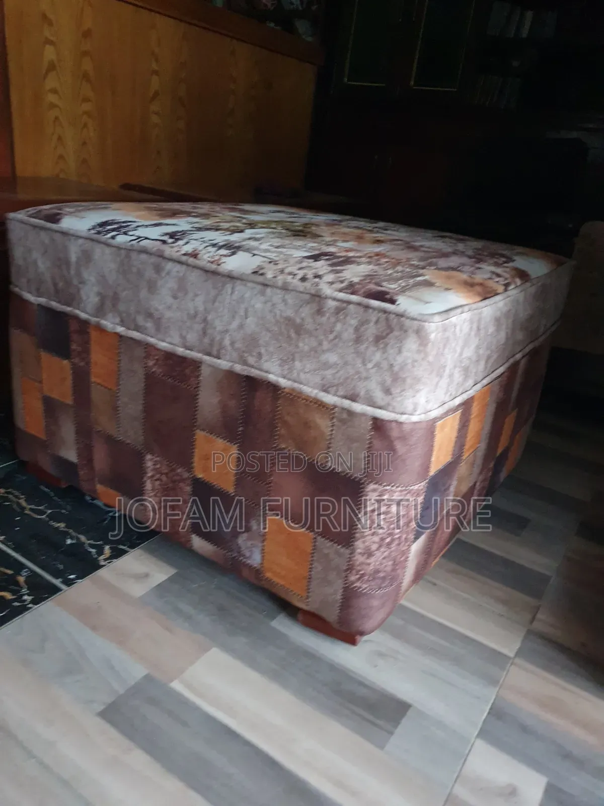 Ottoman / Pouf Footrest