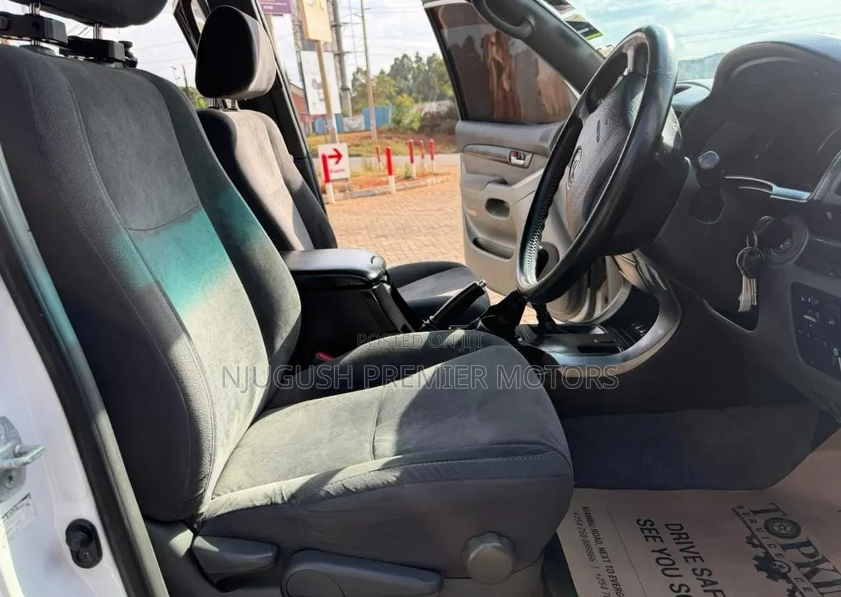 Toyota Land Cruiser Prado 2008 White