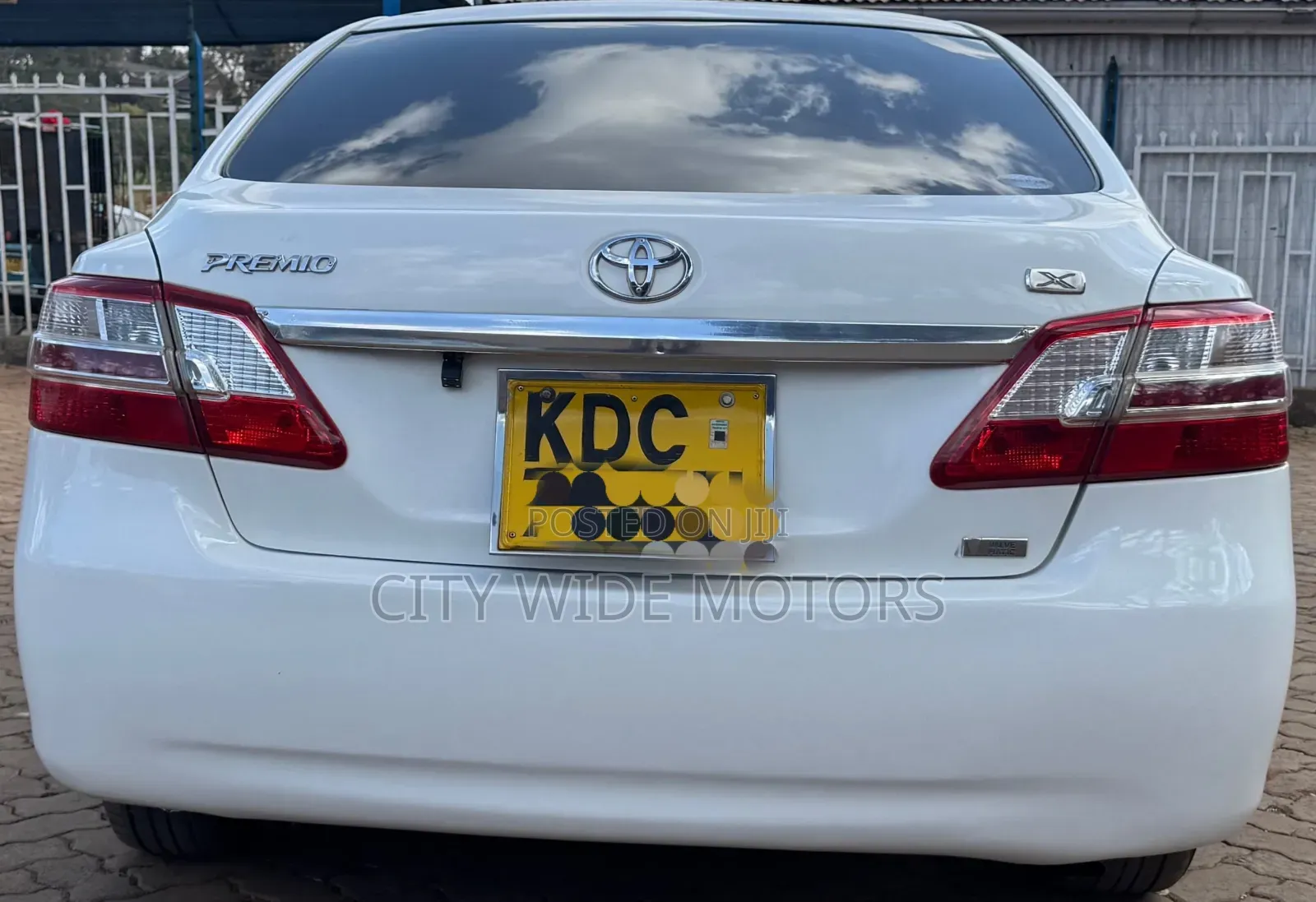 Toyota Premio 2014 White