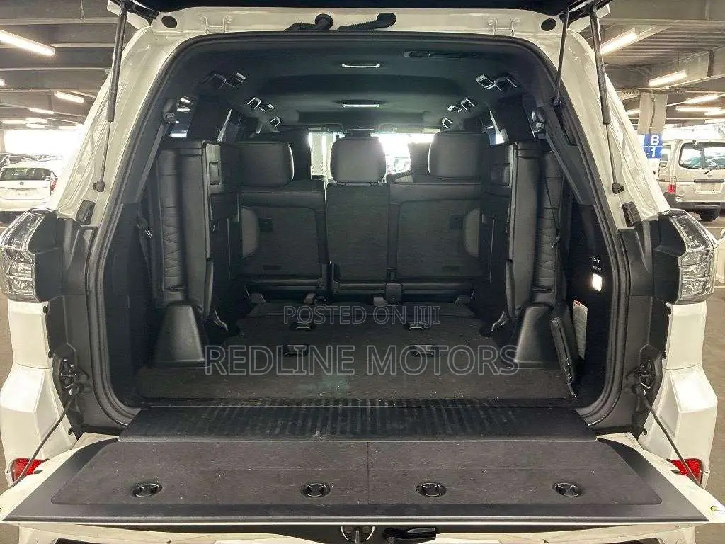 Lexus LX 570 AWD 2019 Pearl