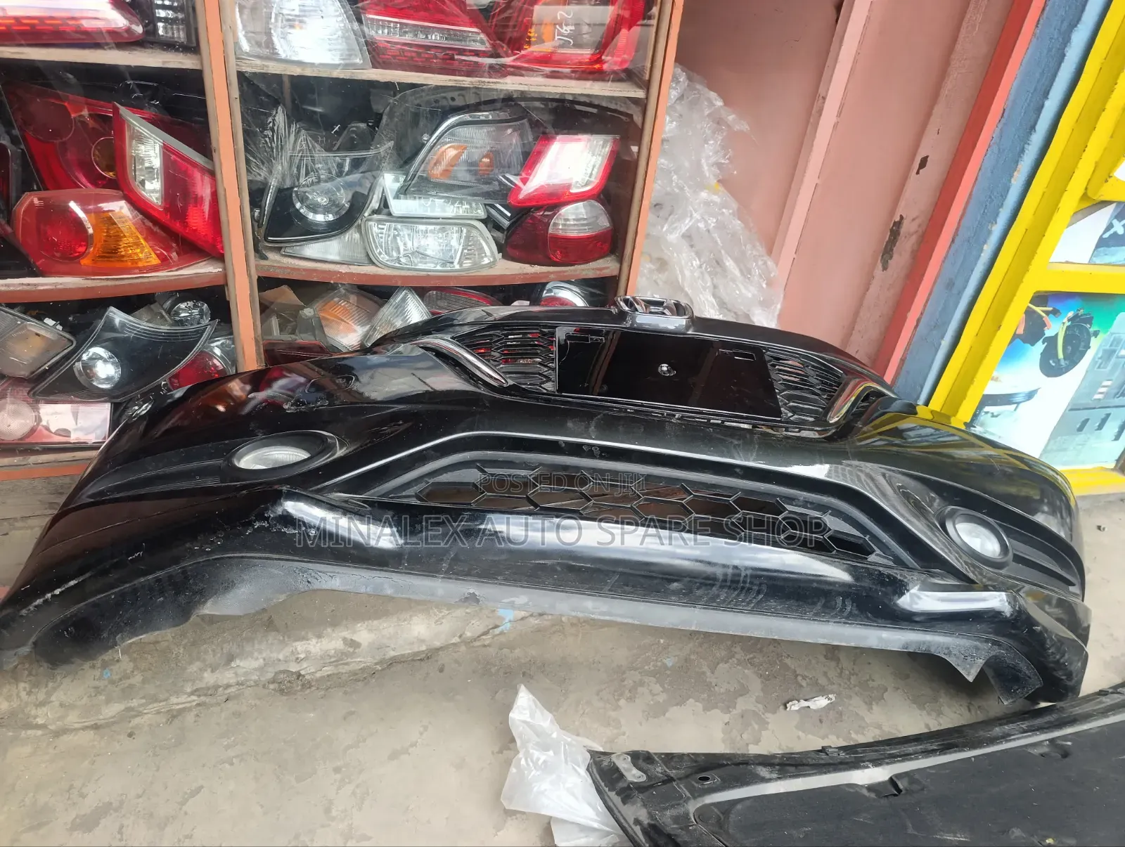 Honda Vezel Front Bumper Complete With Foglights and Covers
