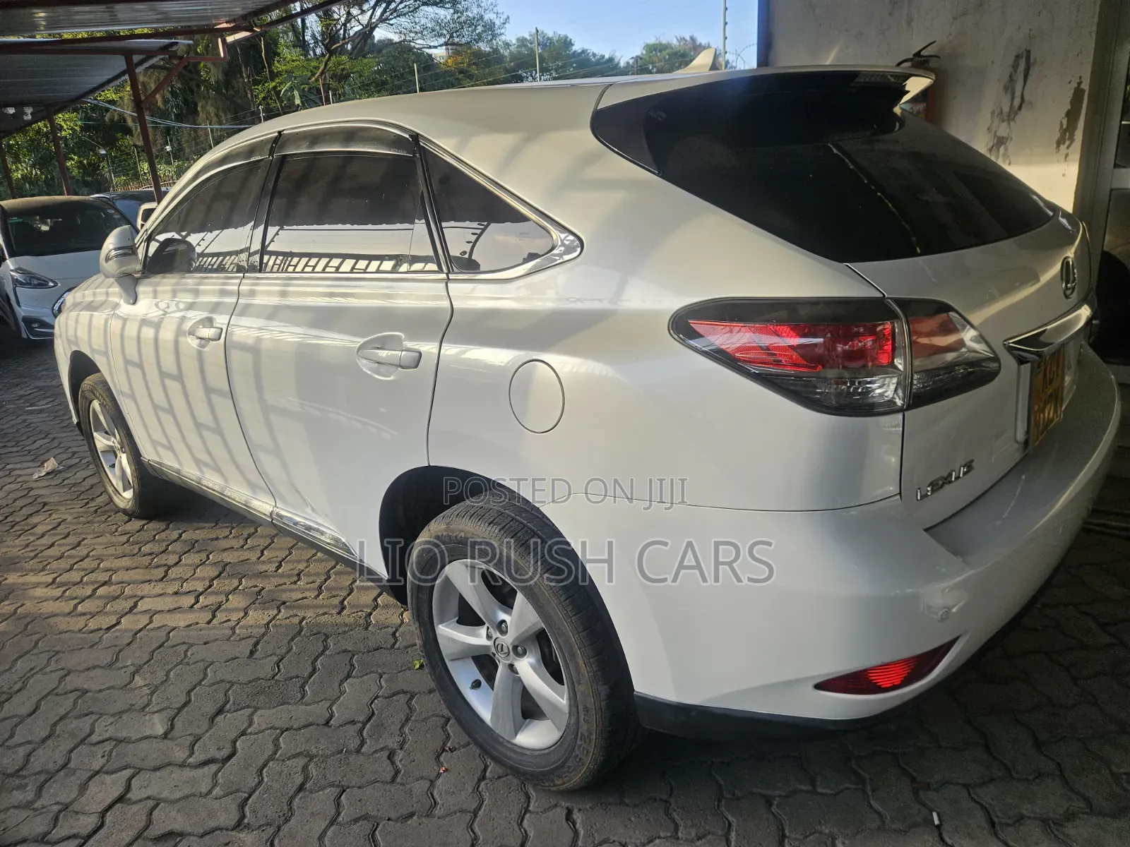 Lexus LX 570 AWD 2013 White