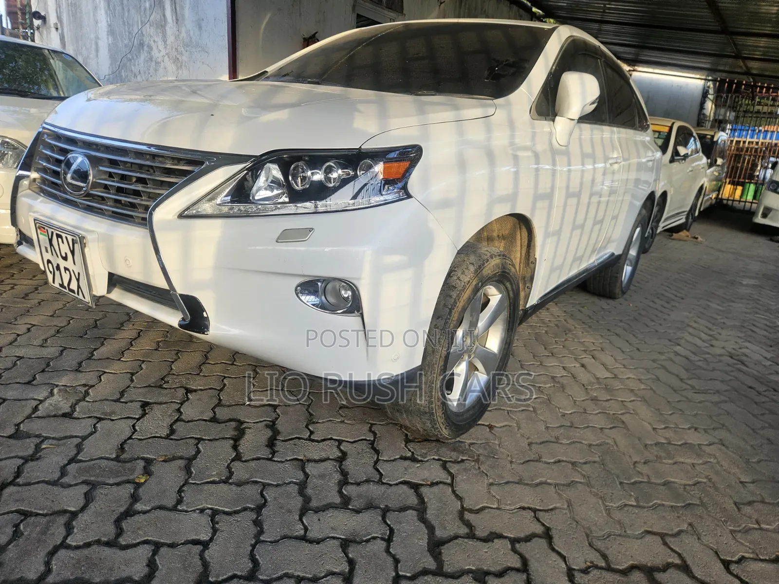Lexus LX 570 AWD 2013 White