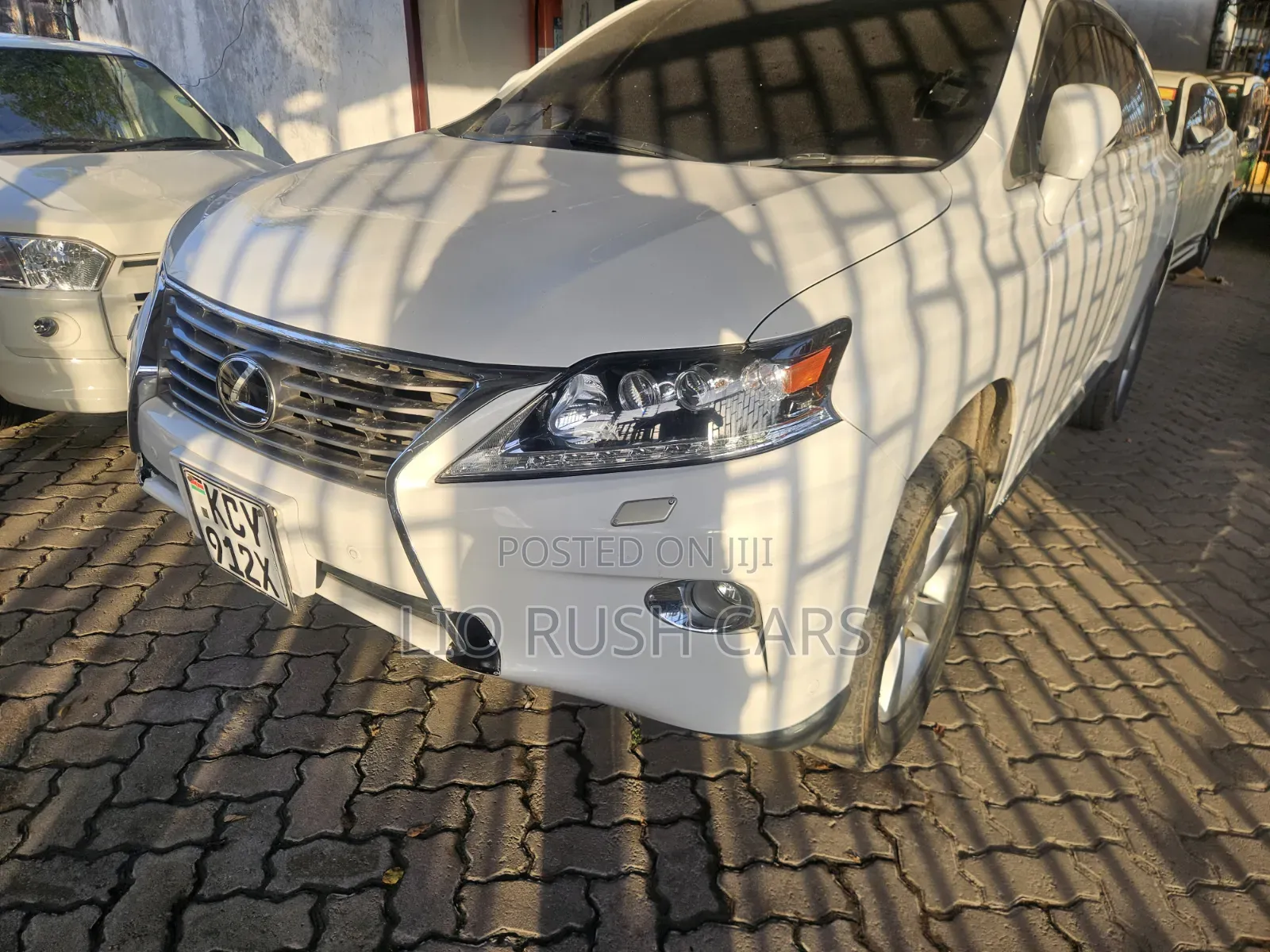 Lexus LX 570 AWD 2013 White