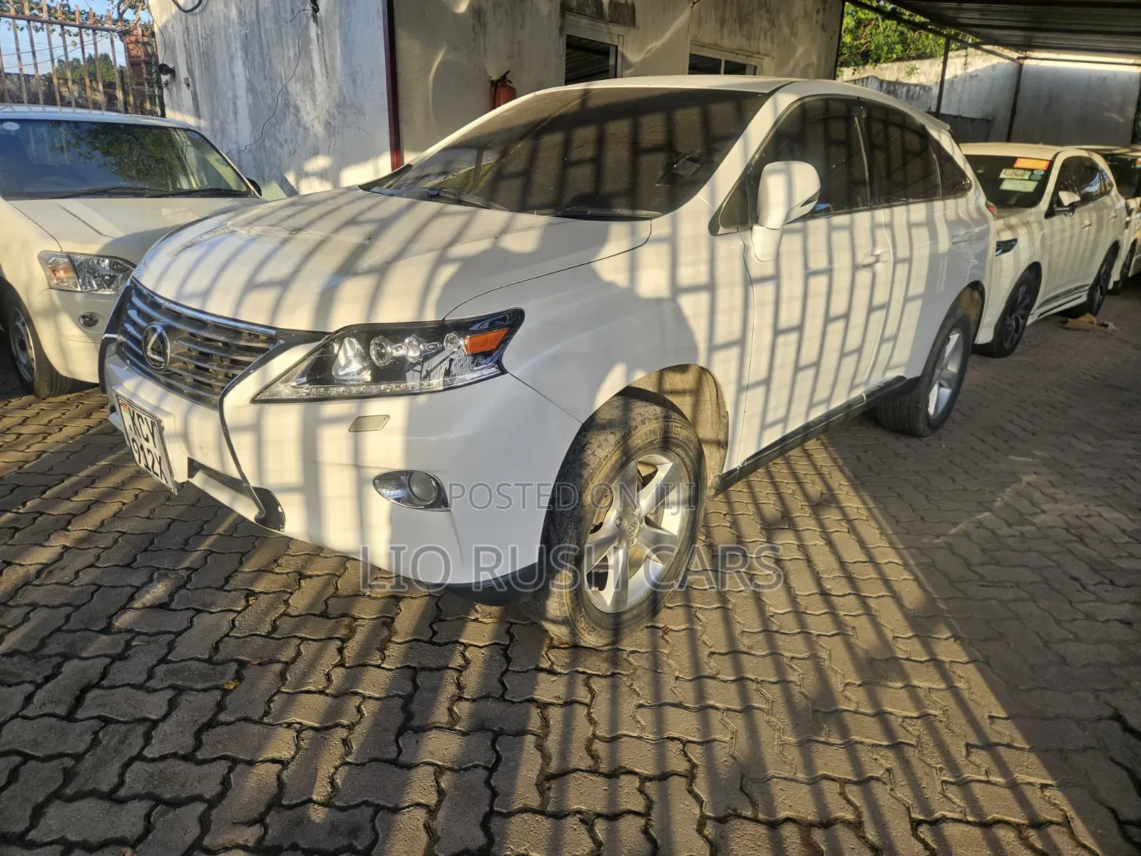 Lexus LX 570 AWD 2013 White